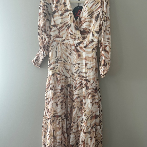 NWT Feminine Bohemian/Coasal Lined Flowy Belted Maxi dress - Picture 2 of 6